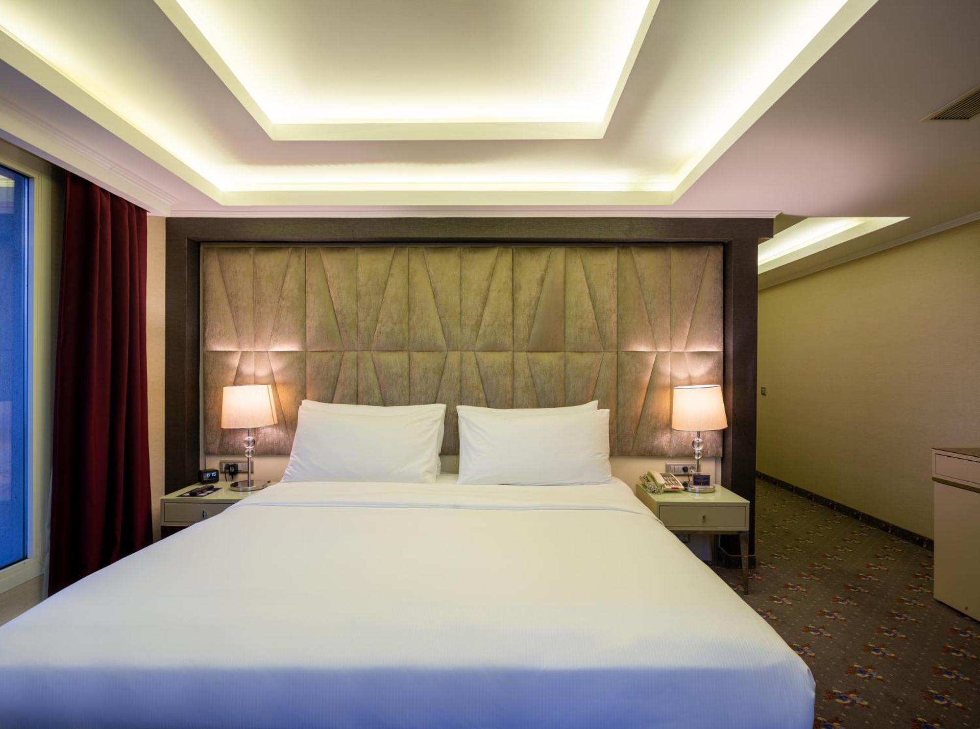 Hotel Doubletree By Hilton Izmir - Alsancak Extérieur photo