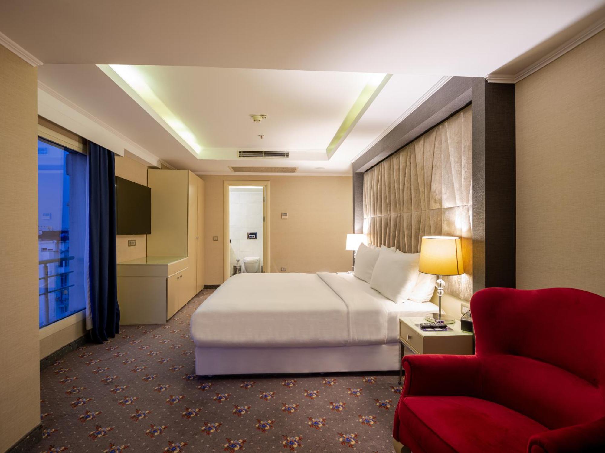 Hotel Doubletree By Hilton Izmir - Alsancak Extérieur photo