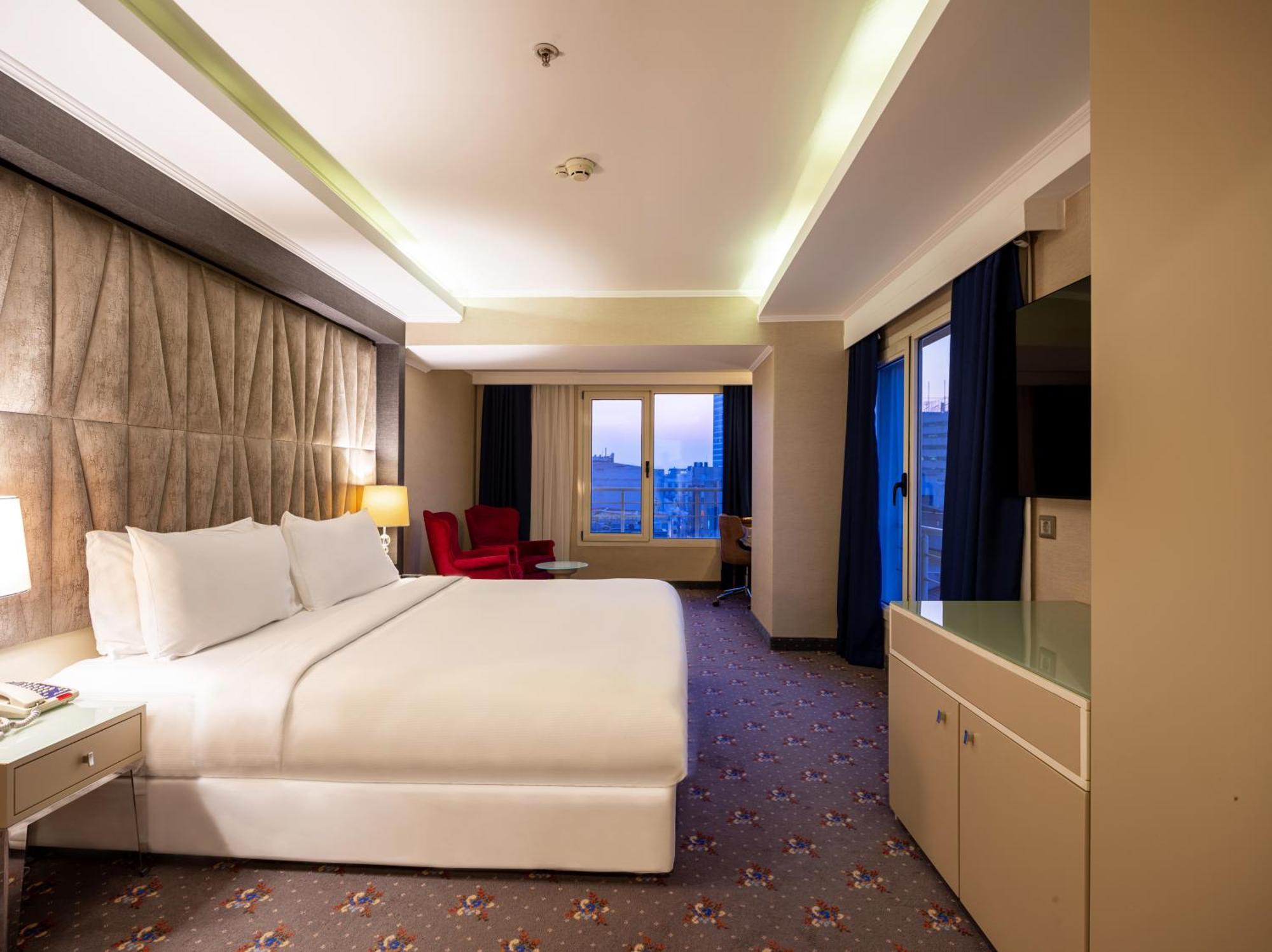 Hotel Doubletree By Hilton Izmir - Alsancak Extérieur photo