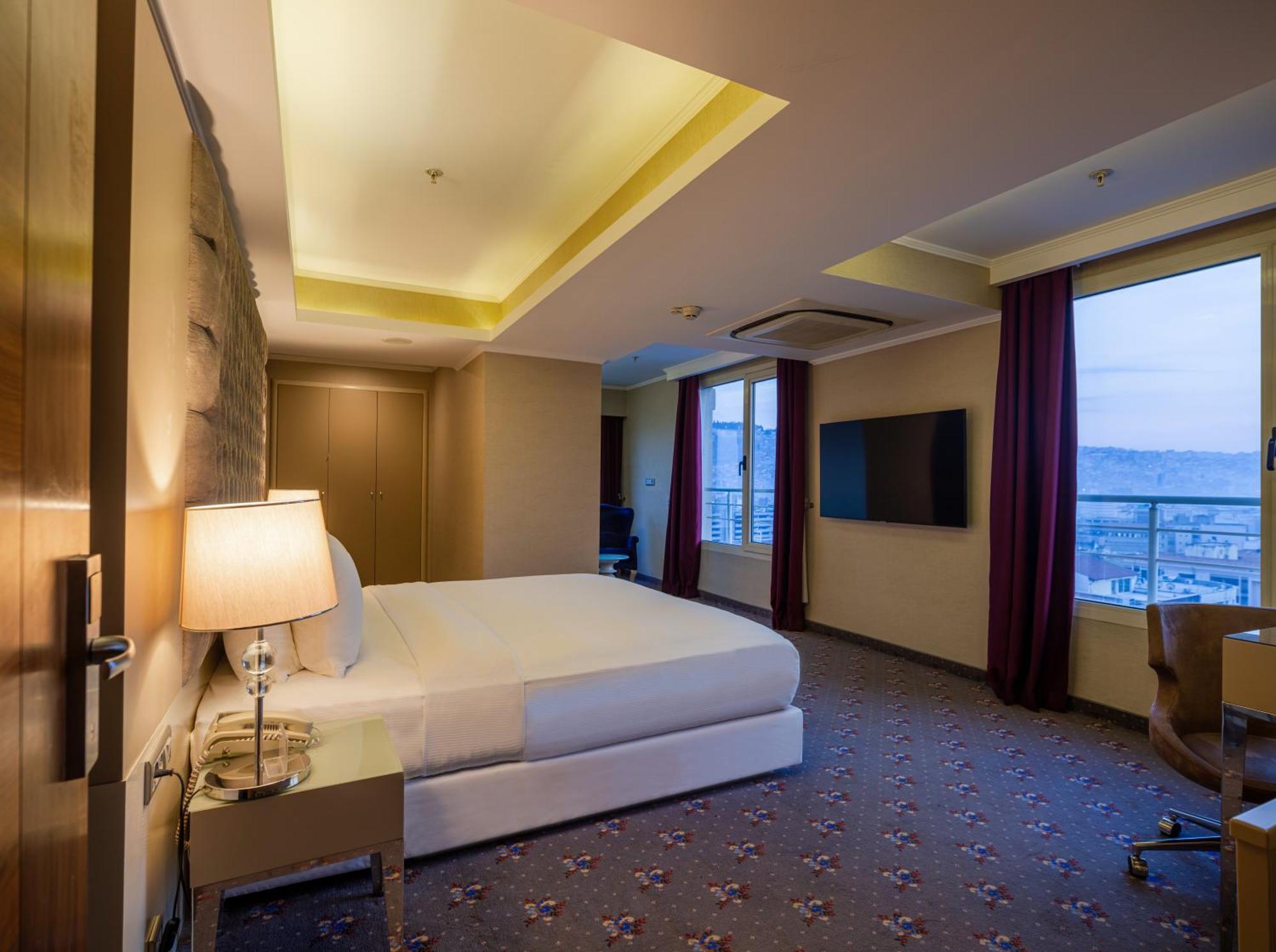 Hotel Doubletree By Hilton Izmir - Alsancak Extérieur photo