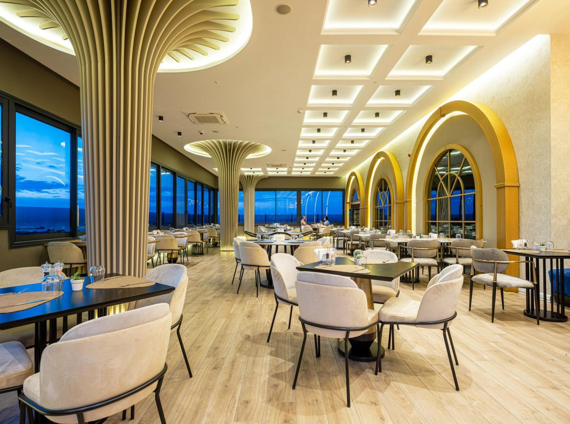 Hotel Doubletree By Hilton Izmir - Alsancak Extérieur photo