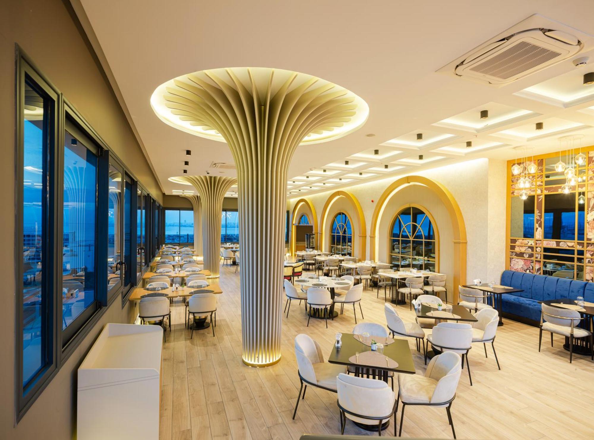 Hotel Doubletree By Hilton Izmir - Alsancak Extérieur photo