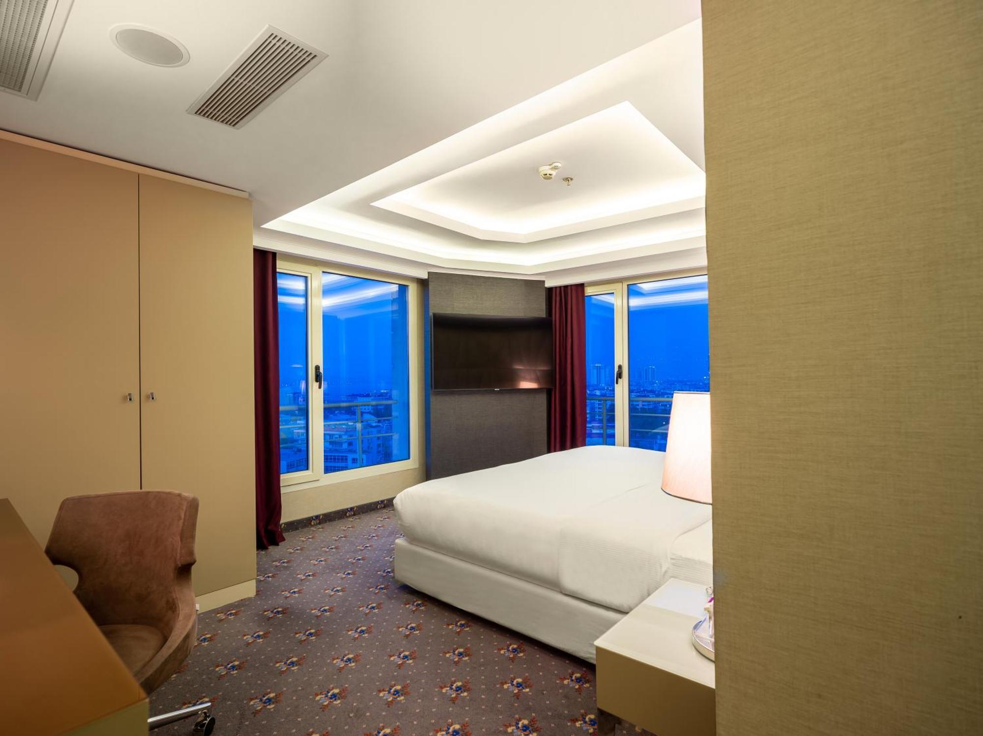 Hotel Doubletree By Hilton Izmir - Alsancak Extérieur photo