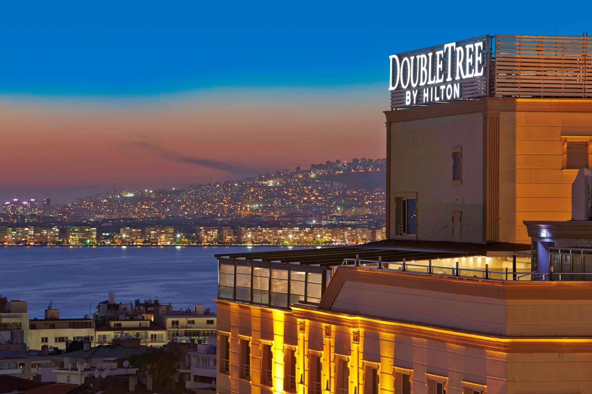 Hotel Doubletree By Hilton Izmir - Alsancak Extérieur photo