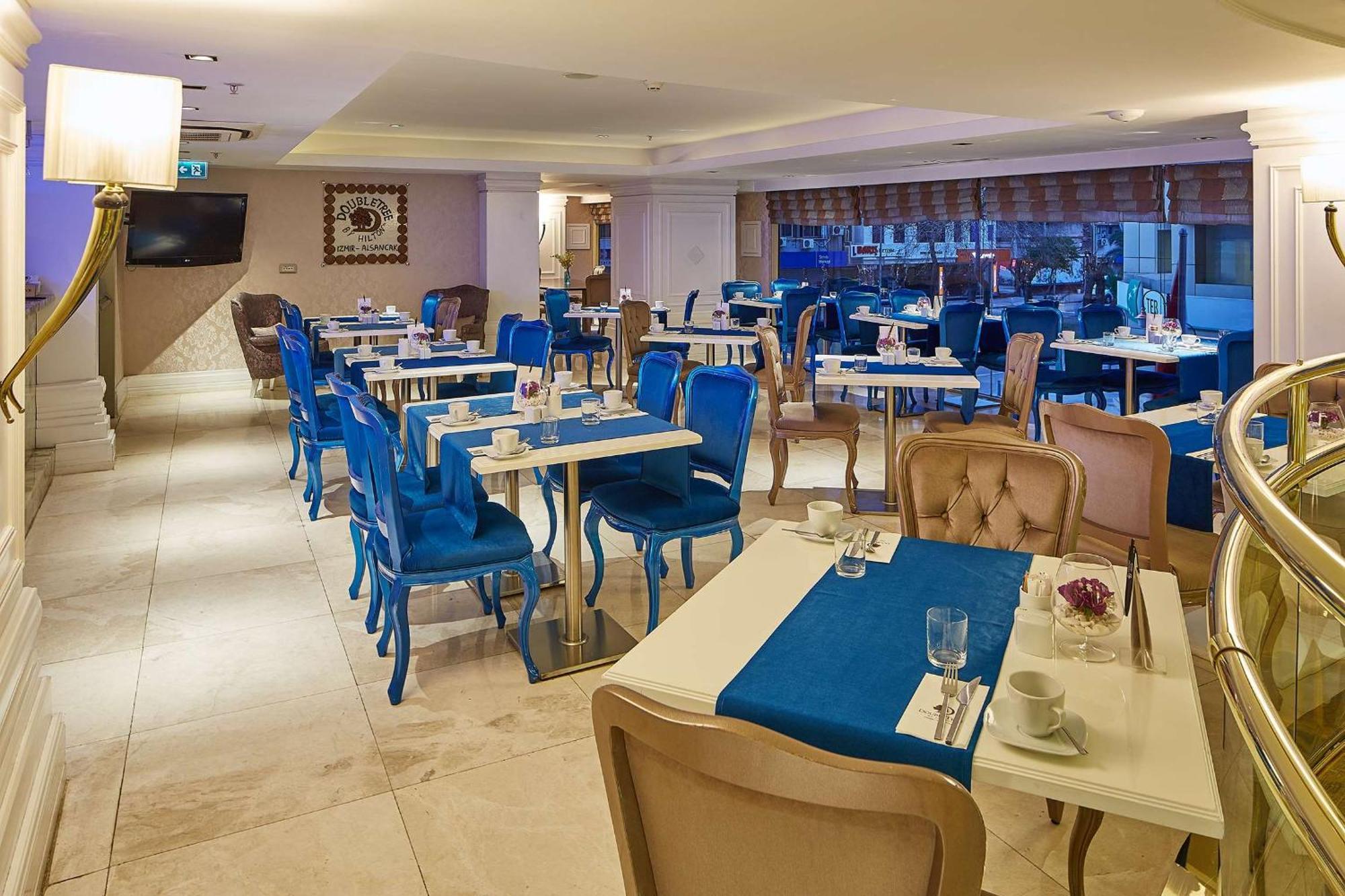 Hotel Doubletree By Hilton Izmir - Alsancak Extérieur photo