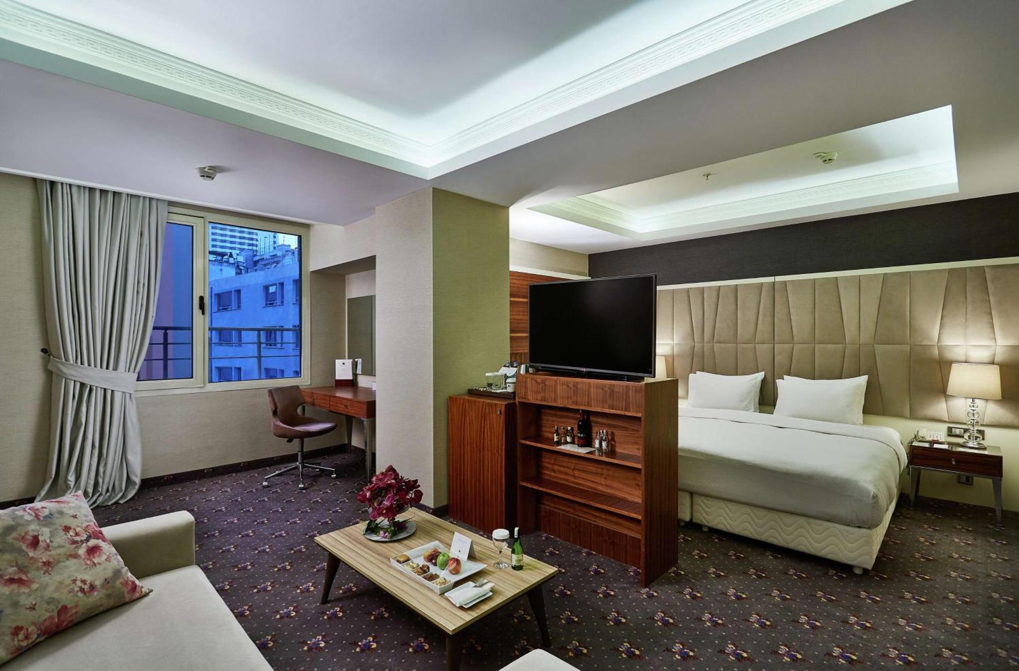 Hotel Doubletree By Hilton Izmir - Alsancak Extérieur photo