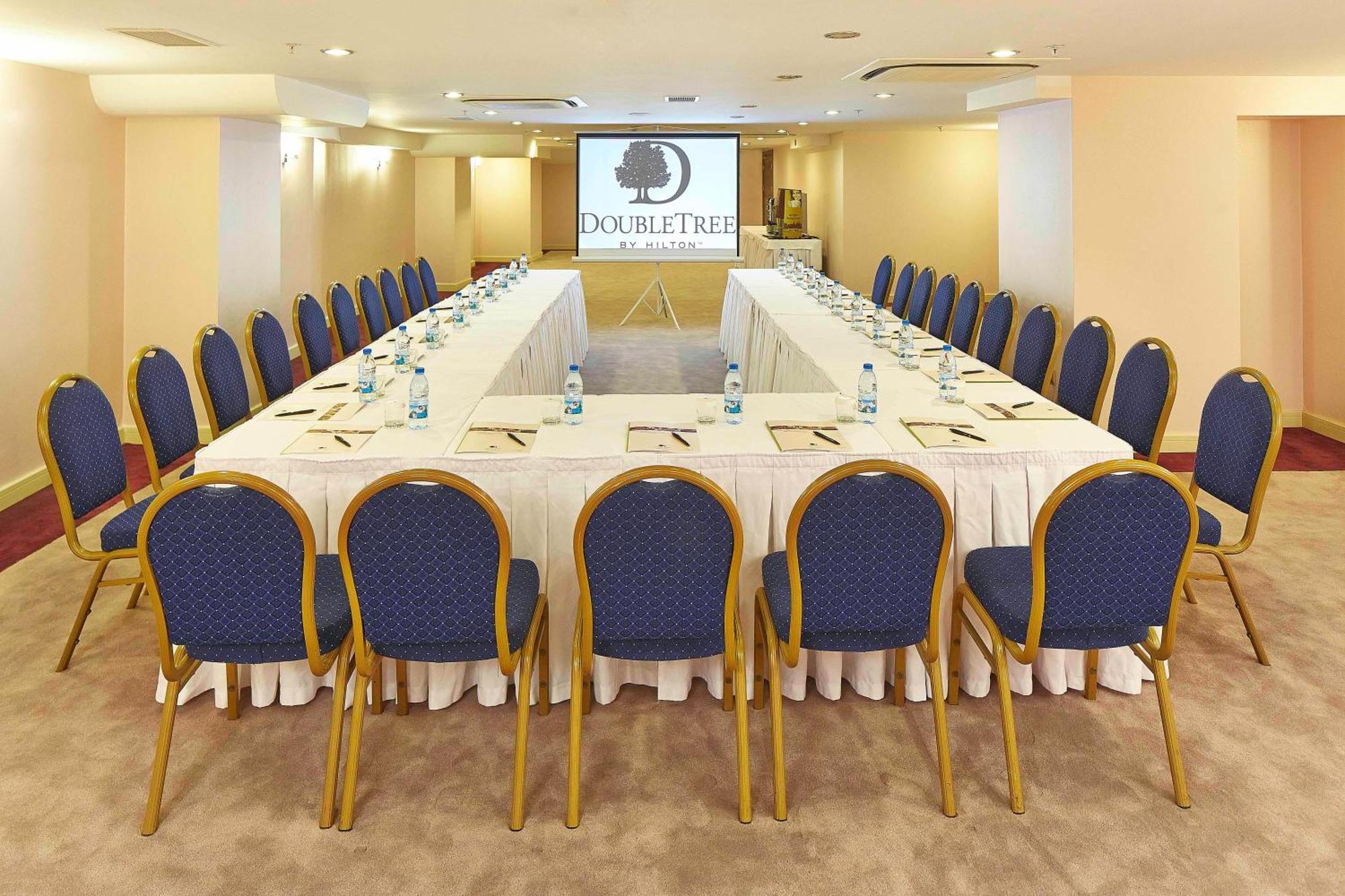 Hotel Doubletree By Hilton Izmir - Alsancak Extérieur photo