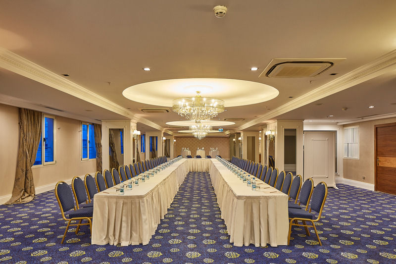 Hotel Doubletree By Hilton Izmir - Alsancak Extérieur photo