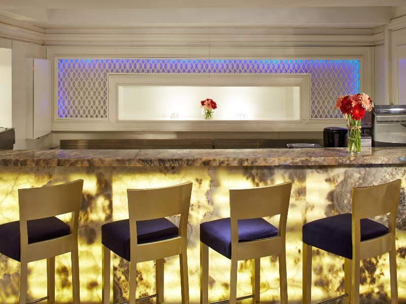 Hotel Doubletree By Hilton Izmir - Alsancak Extérieur photo